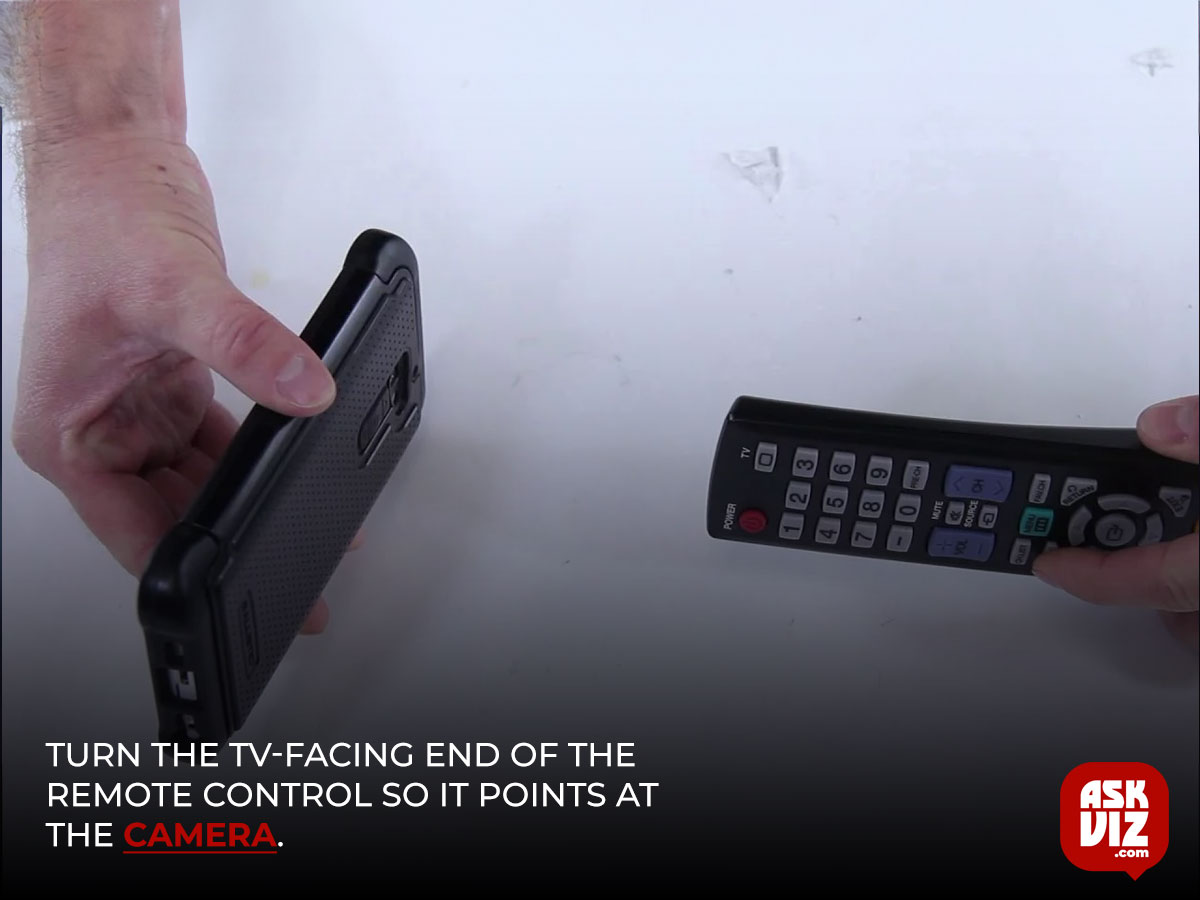 Turn the TV-facing end of the remote control so it points at the camera askviz